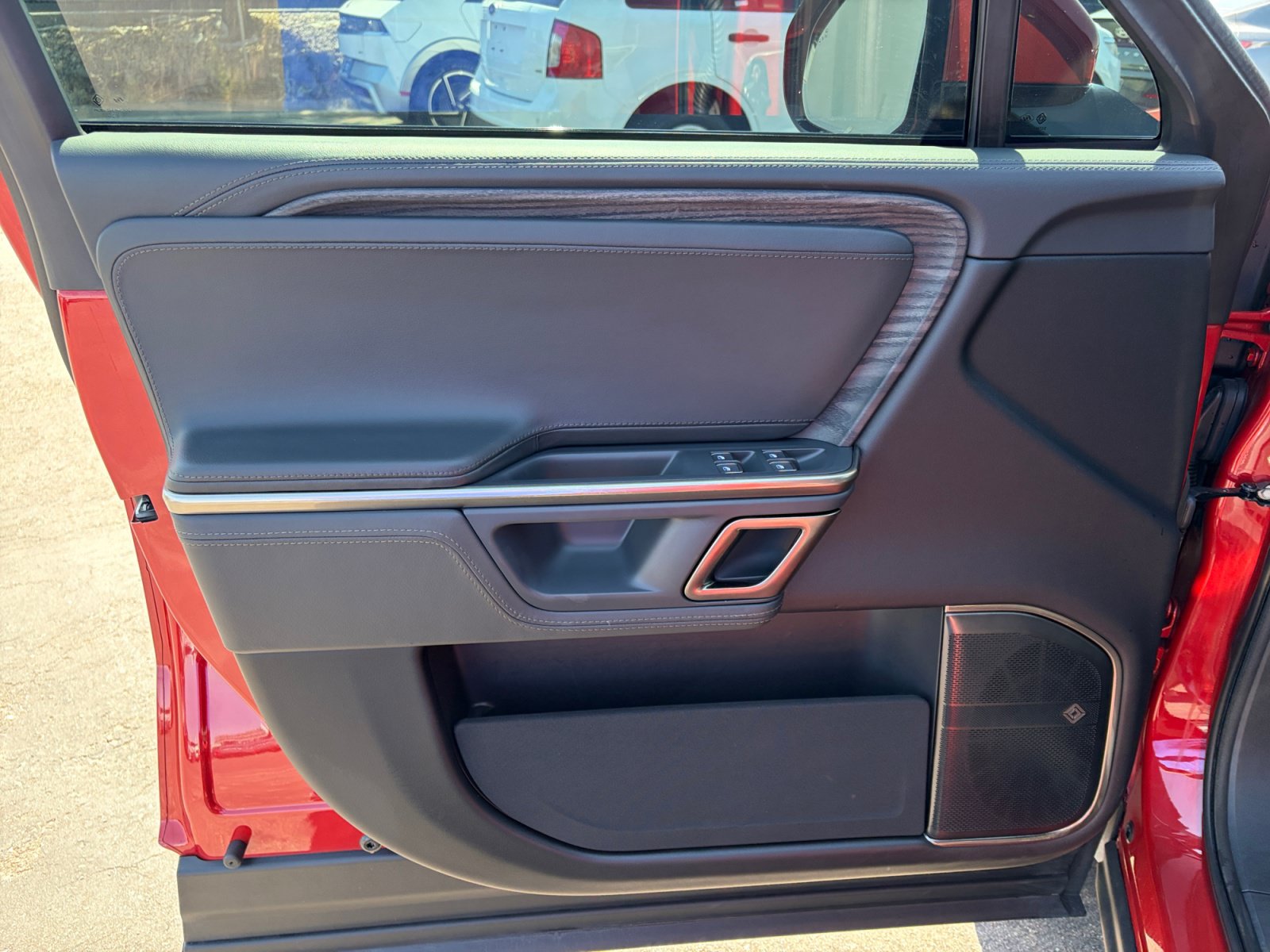 Used 2024 Rivian R1S Adventure AWD/4WD image 14