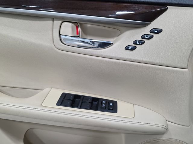 Used 2013 Lexus ES 350 w/ Luxury Pkg image 28