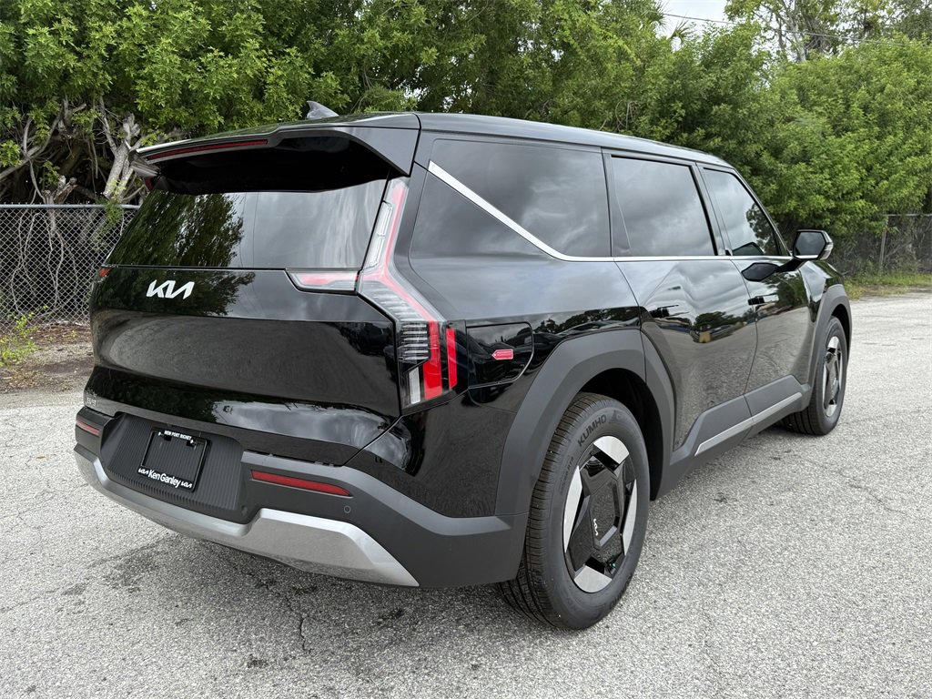 New 2026 Kia EV9 Light image 4