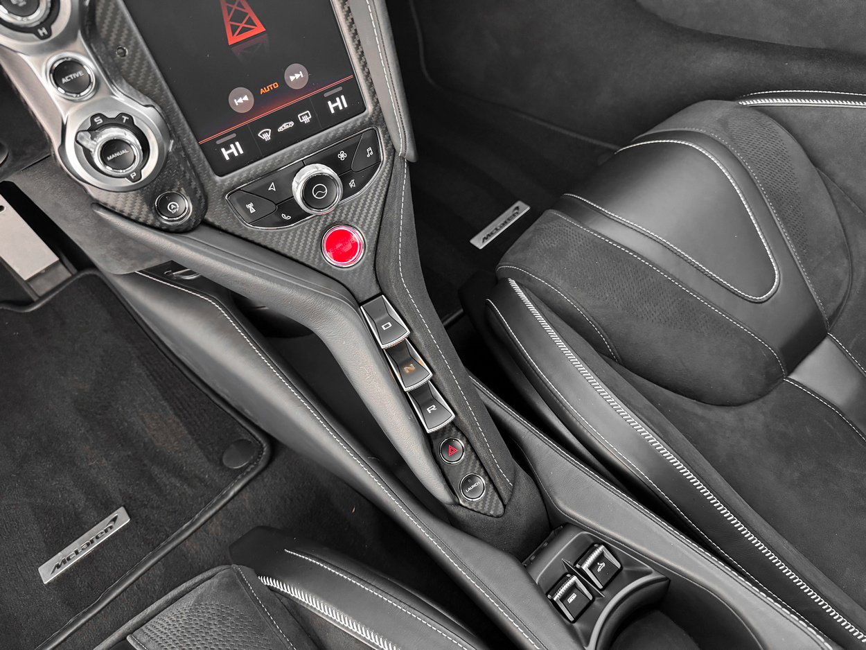 Used 2022 McLaren 720S Performance image 20