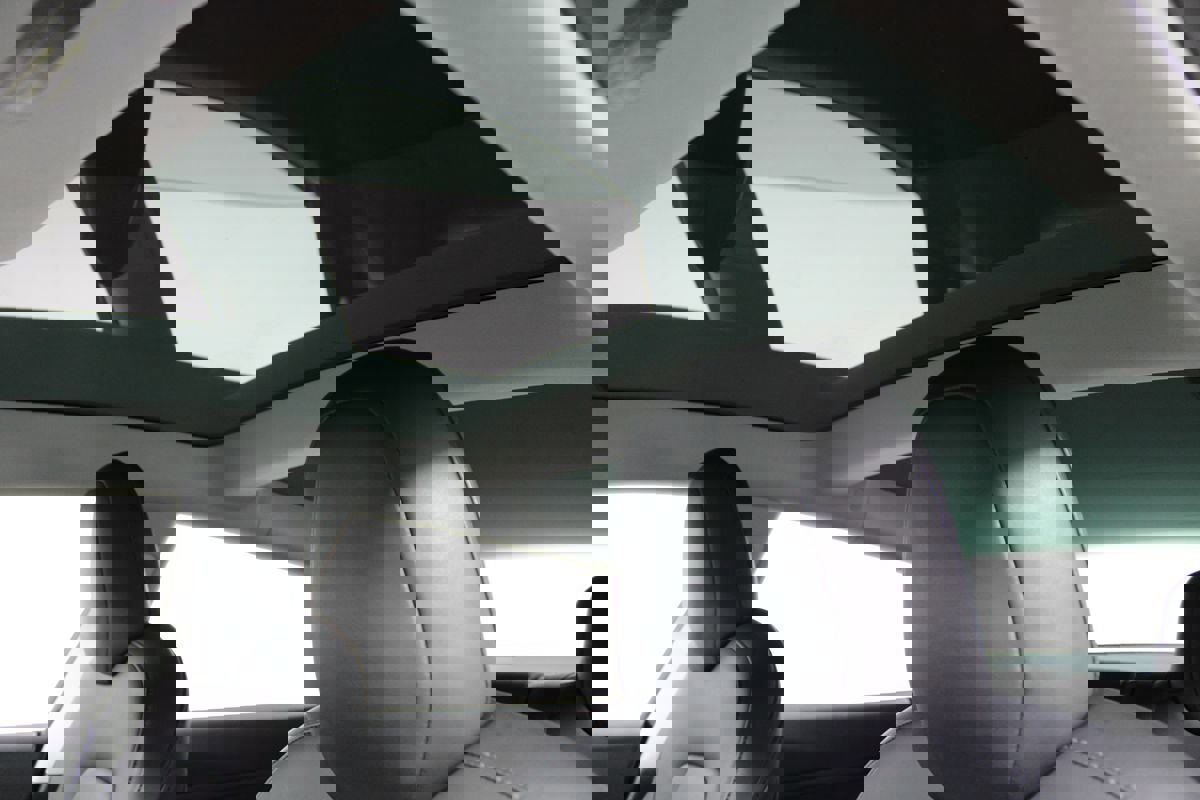 Used 2020 Tesla Model 3 Standard Range Plus image 9