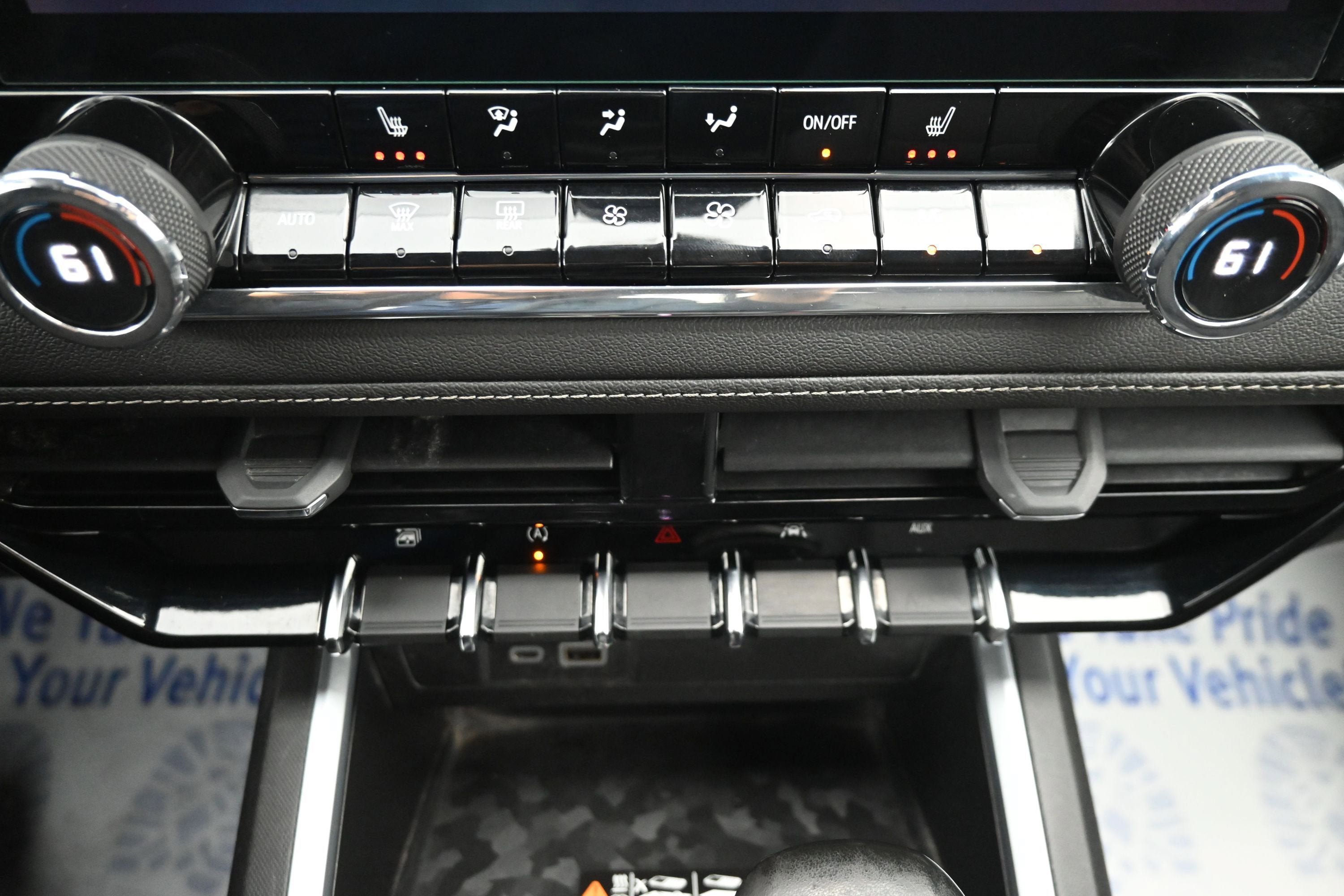 Used 2023 Chevrolet Colorado LT w/ LT Convenience Package III AWD/4WD image 16