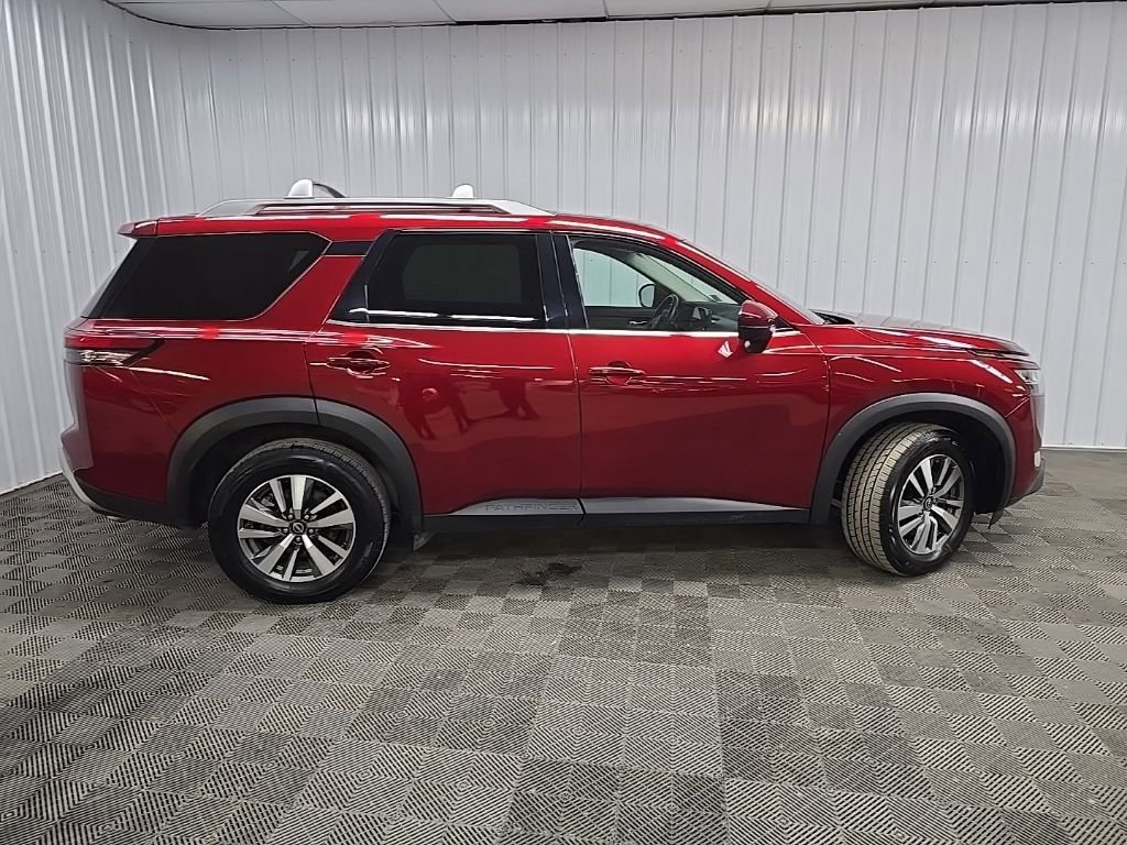 Used 2023 Nissan Pathfinder SL w/ Lighting Package (N92) image 2