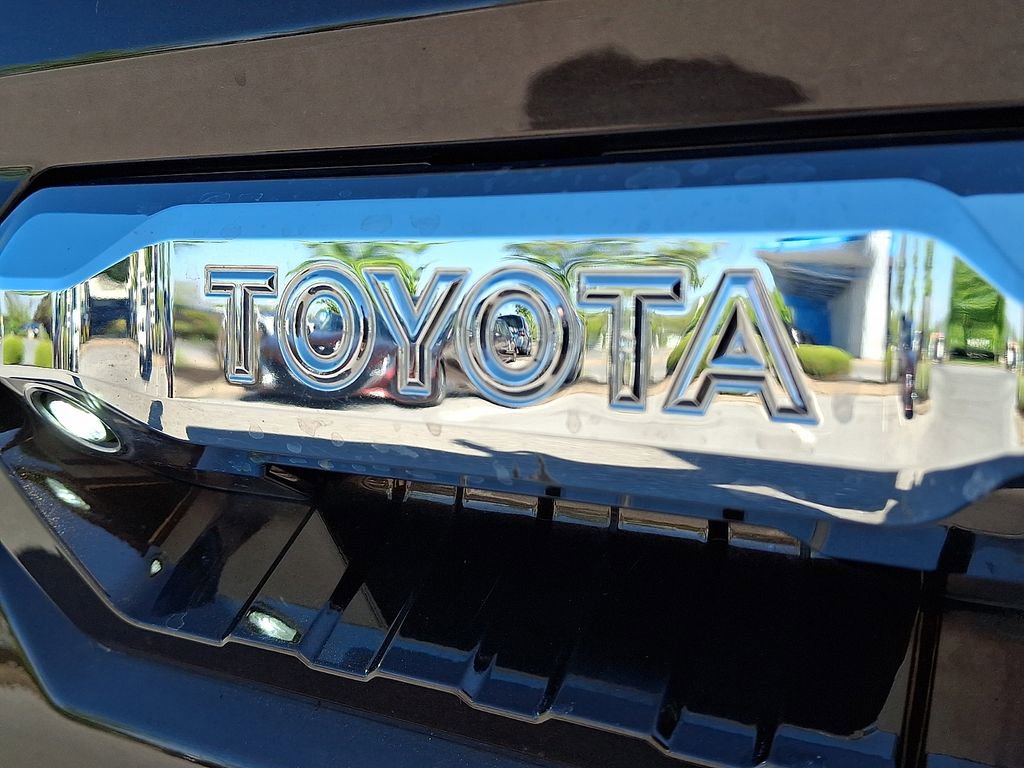 Used 2023 Toyota Tundra Limited AWD/4WD image 31