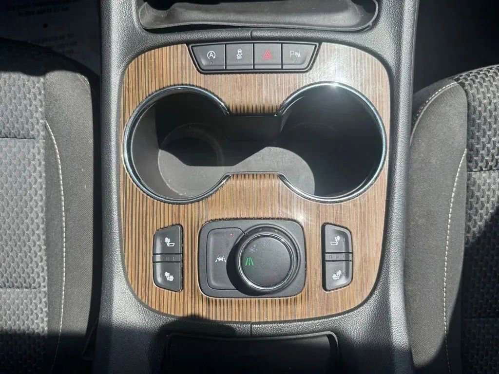 Used 2021 GMC Acadia SLE w/ Driver Convenience Package FWD image 25
