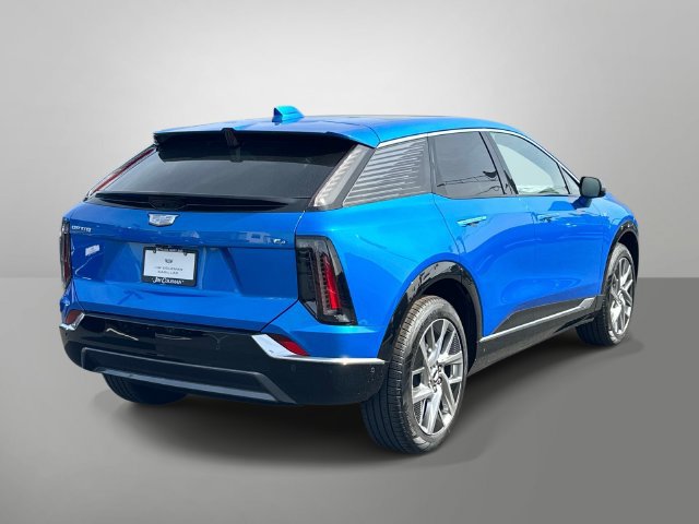 New 2027 Cadillac Optiq Luxury w/ LPO, Floor Liner Package AWD/4WD image 14