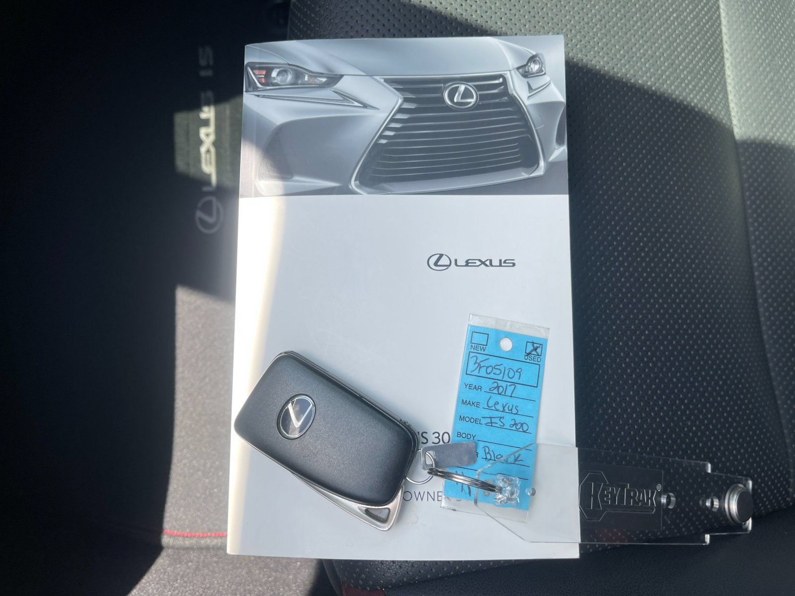 Used 2017 Lexus IS 200t RWD image 10