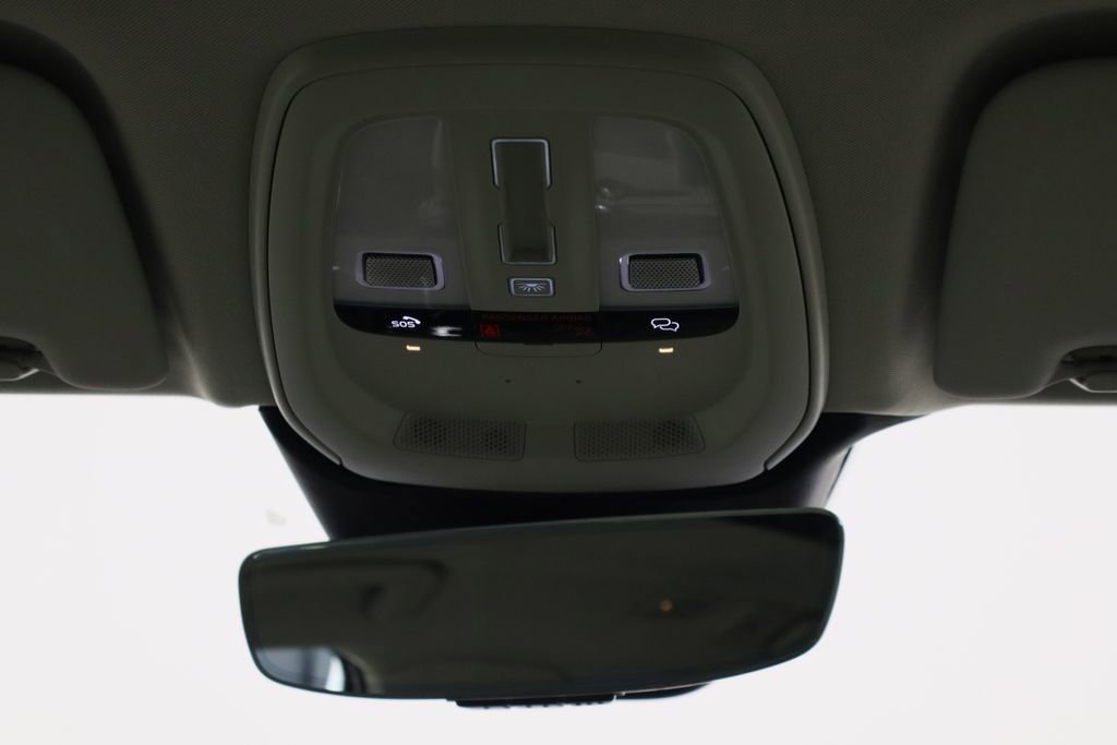 Used 2023 Volvo XC60 B5 Plus w/ Climate Package image 27