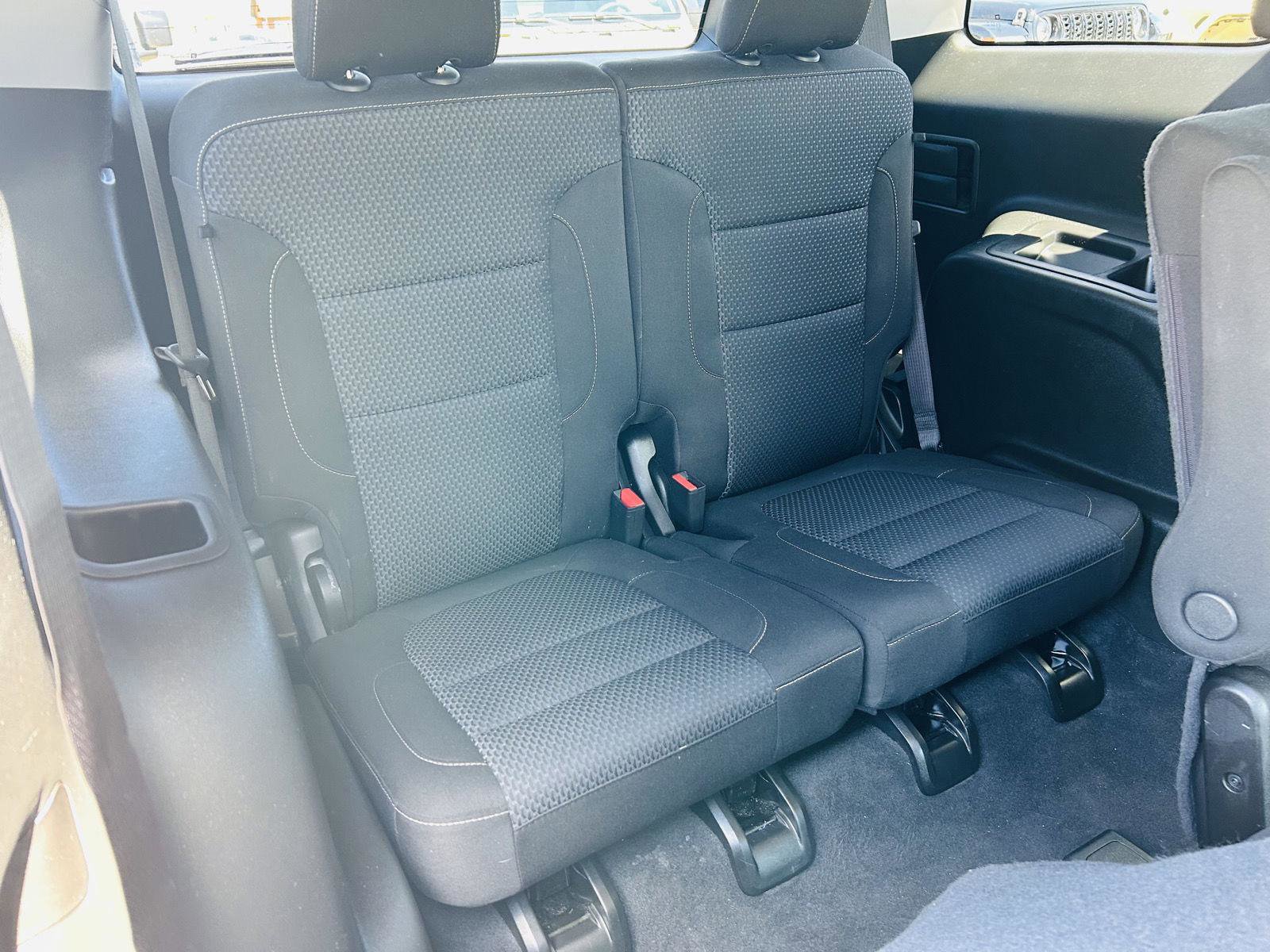 Used 2023 GMC Acadia SLE w/ Driver Convenience Package image 32