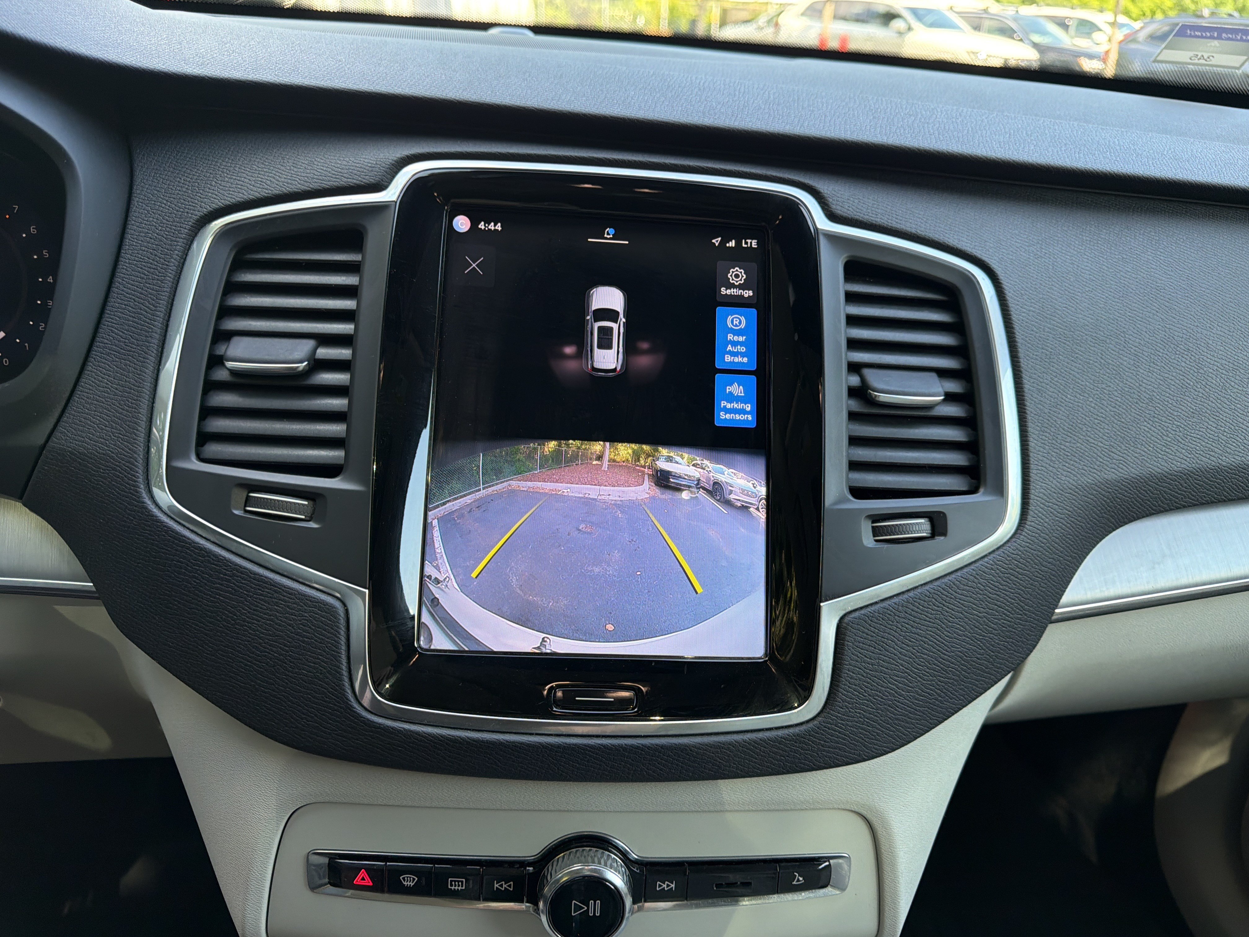 Certified 2023 Volvo XC90 B5 Core w/ Protection Package Premier AWD/4WD image 25
