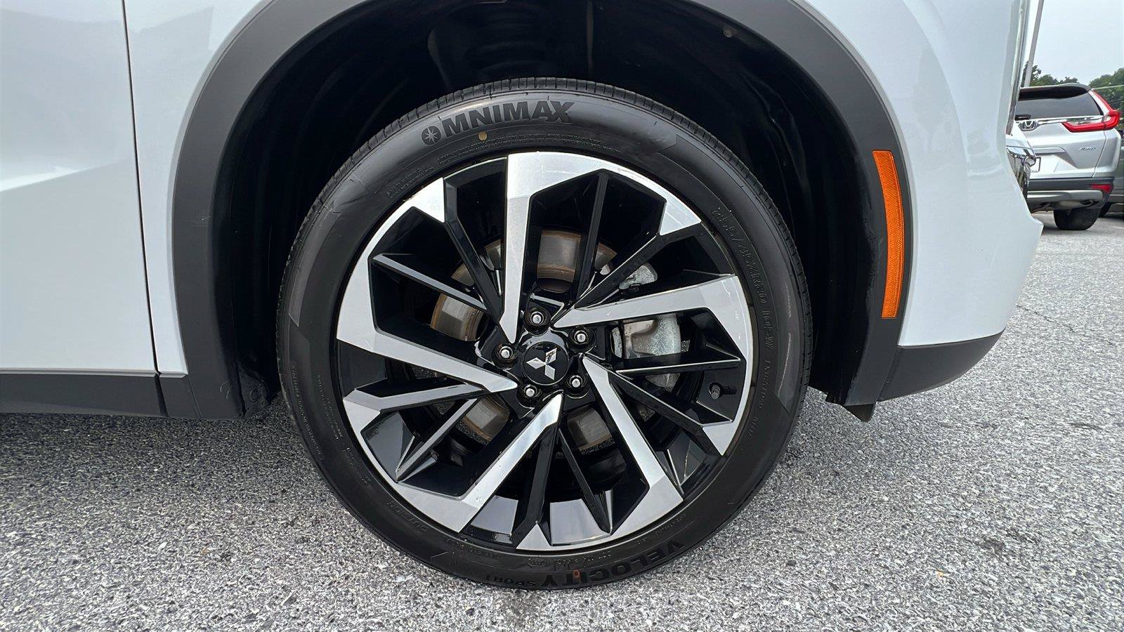Used 2024 Mitsubishi Outlander SE AWD/4WD image 11