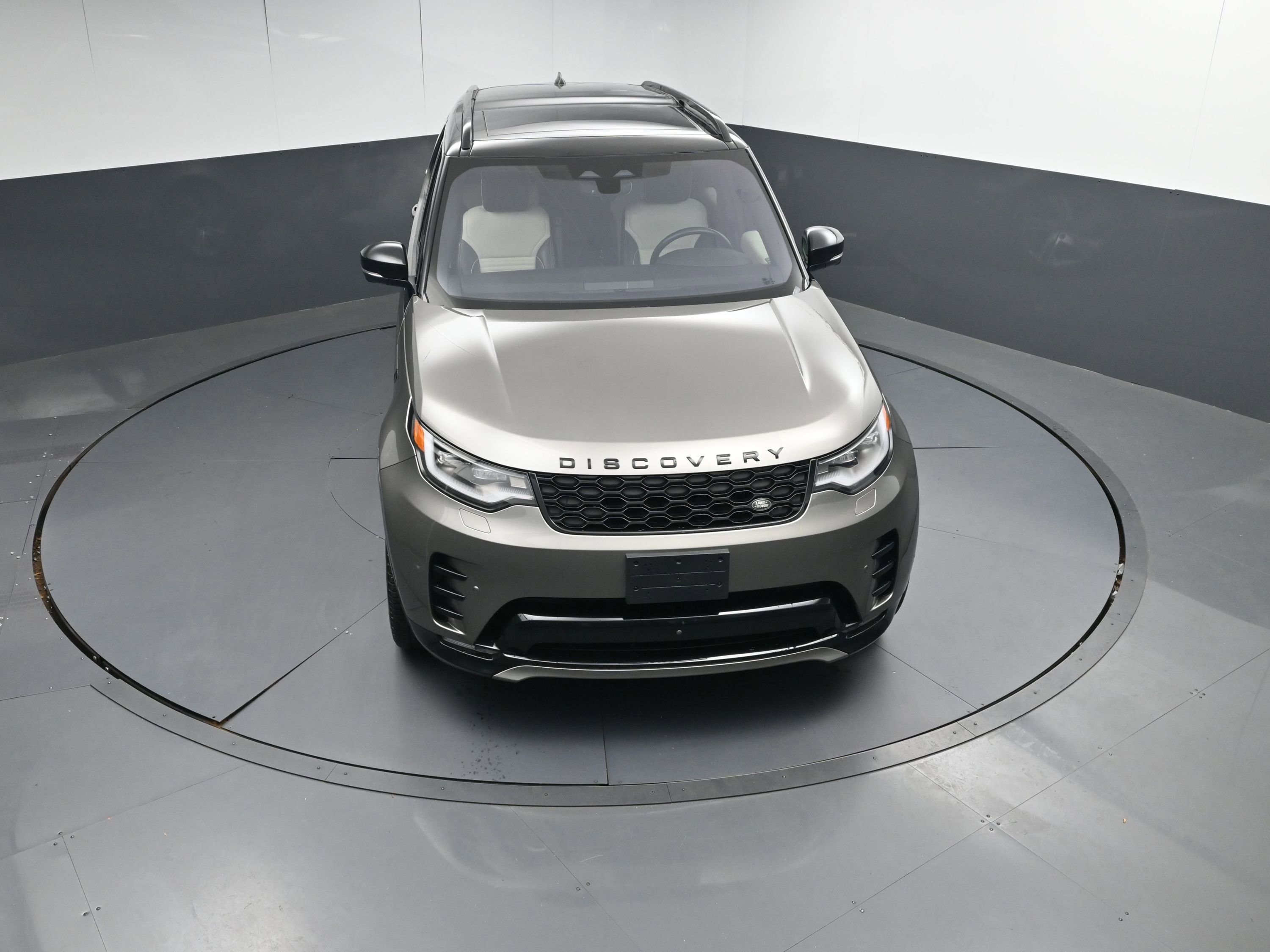 Used 2022 Land Rover Discovery HSE R-Dynamic image 39