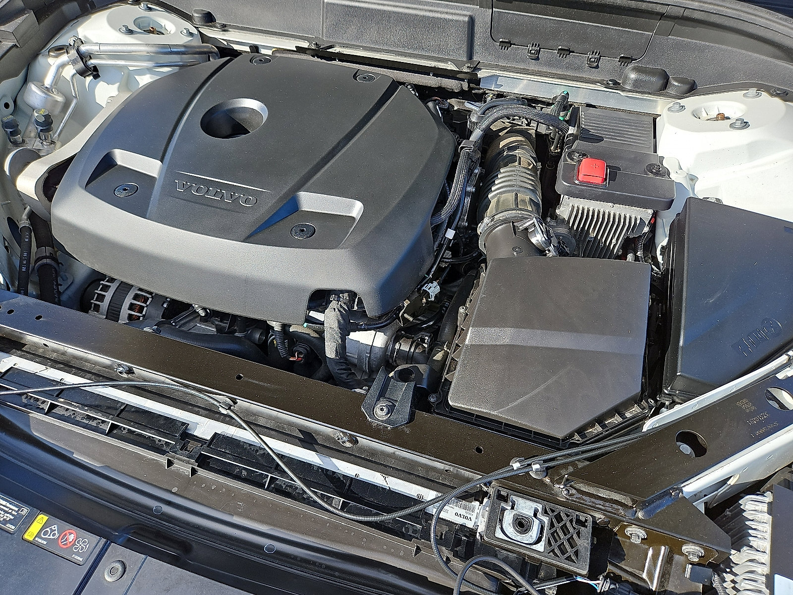 Used 2021 Volvo XC60 T6 R-Design image 28