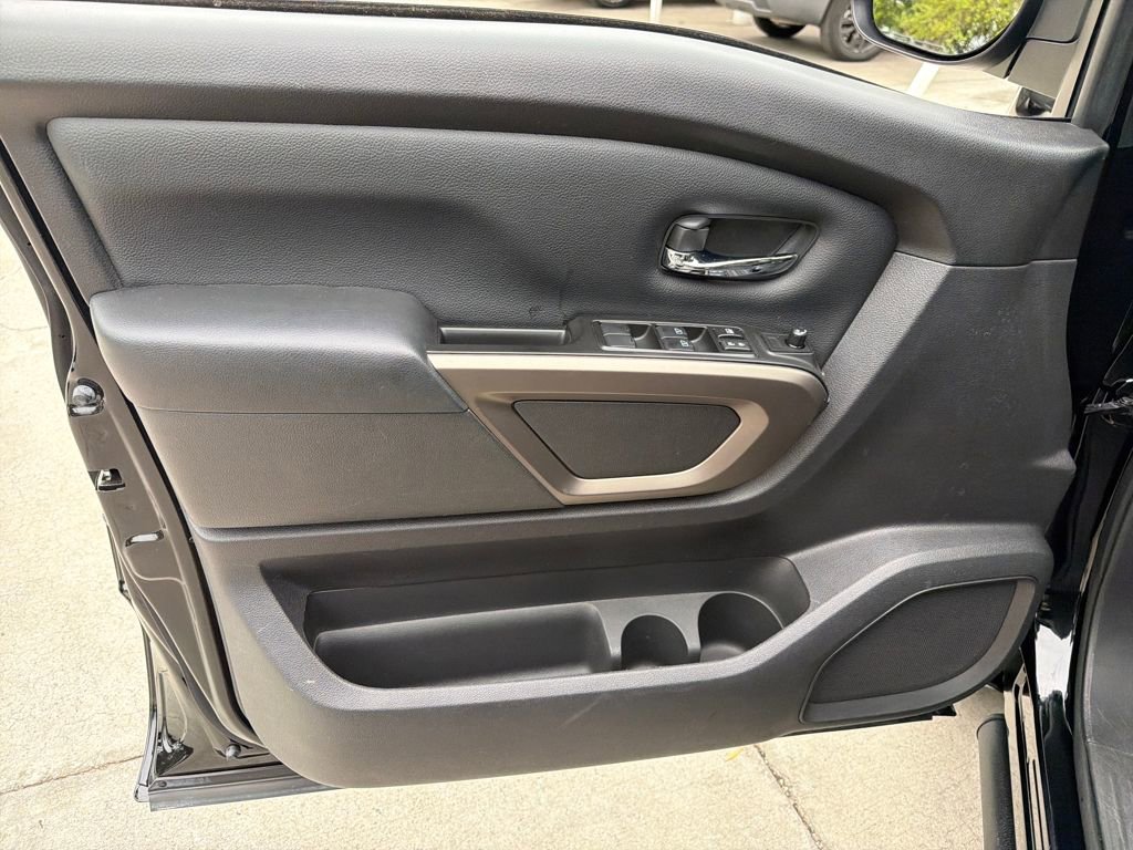 Used 2024 Nissan Titan SV w/ SV Bronze Edition Package image 17