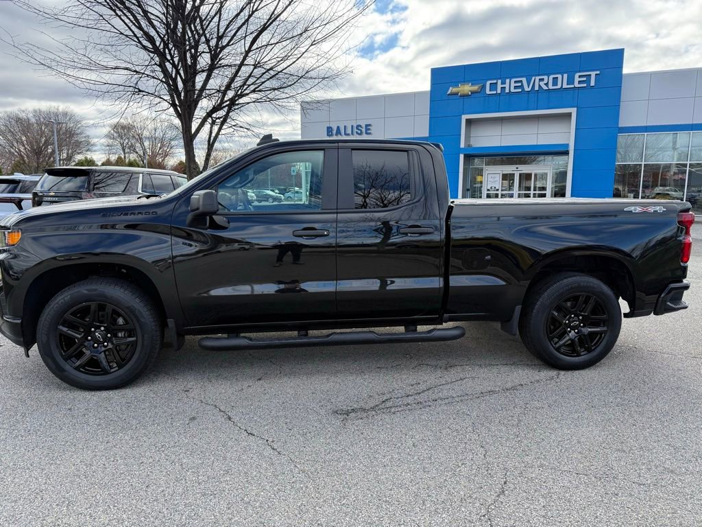 Used 2021 Chevrolet Silverado 1500 Custom w/ Rally Edition image 2