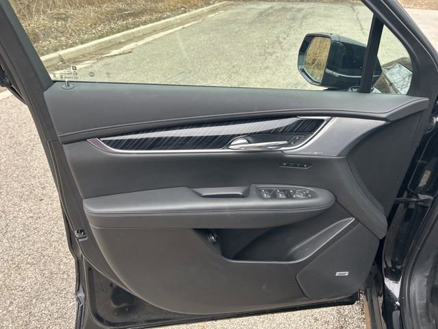 Certified 2023 Cadillac XT6 Premium Luxury image 7