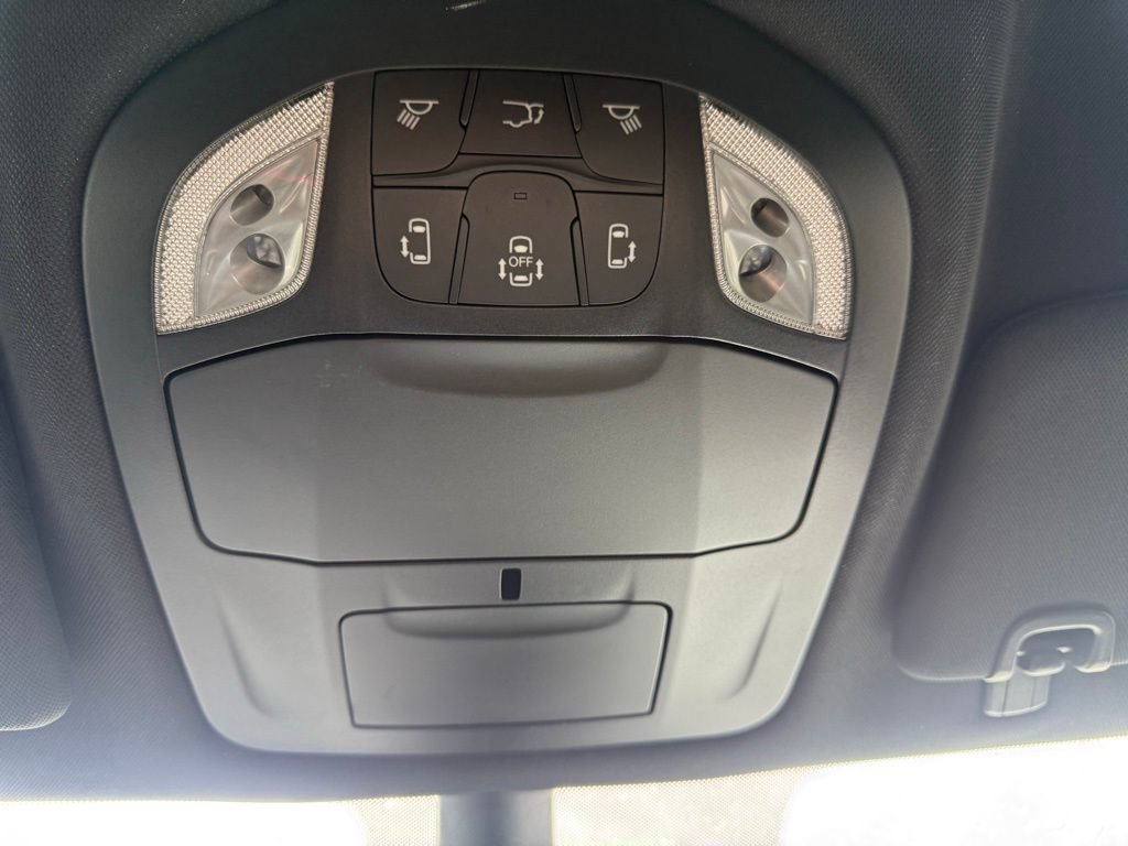 New 2026 Chrysler Pacifica Select FWD image 31