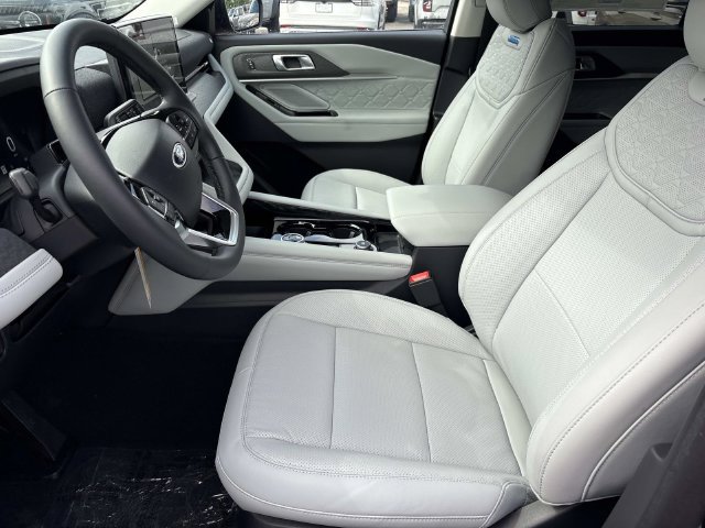 New 2026 Ford Explorer Platinum w/ LUX Leather Package AWD/4WD image 24