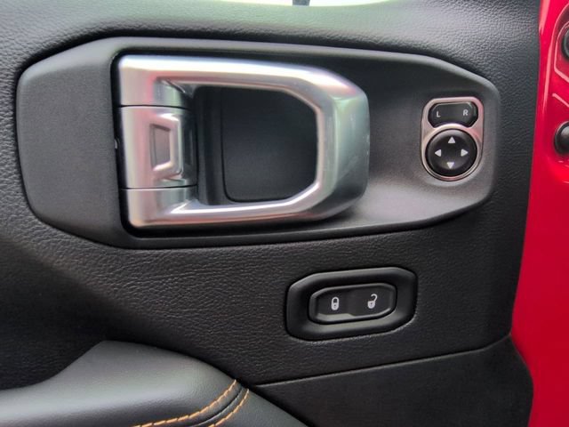 Used 2024 Jeep Wrangler Unlimited Sahara w/ Technology Group AWD/4WD image 13