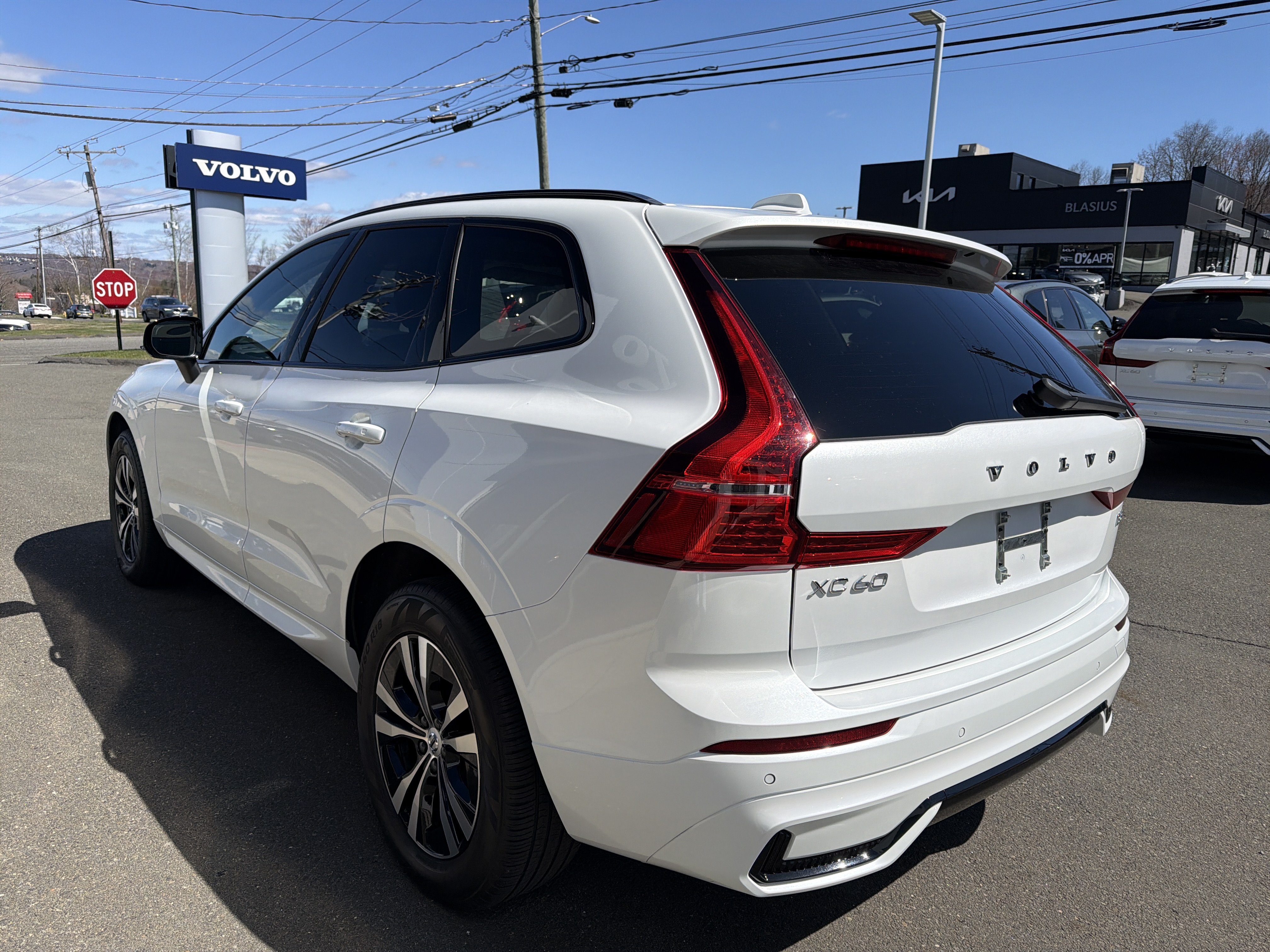 Certified 2025 Volvo XC60 B5 Core AWD/4WD image 3