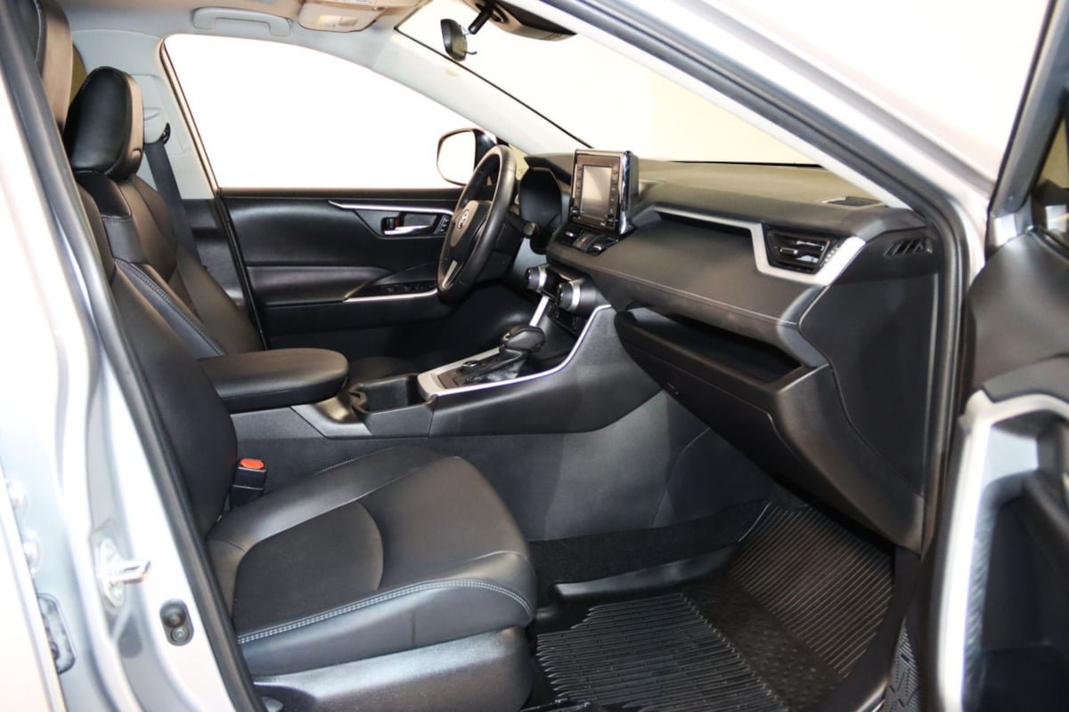 Used 2022 Toyota RAV4 XLE Premium AWD/4WD image 52