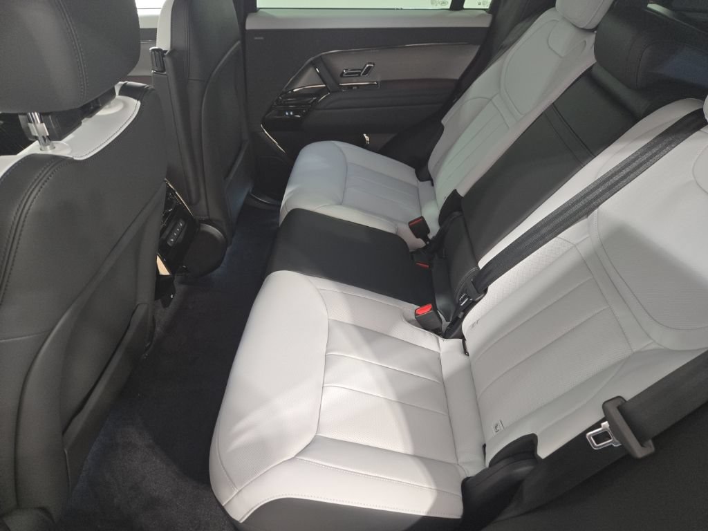 New 2026 Land Rover Range Rover Sport Dynamic SE AWD/4WD image 23