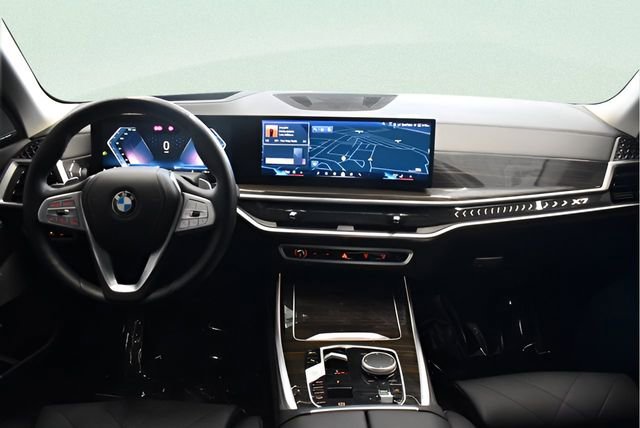 Used 2024 BMW X7 xDrive40i AWD/4WD image 5