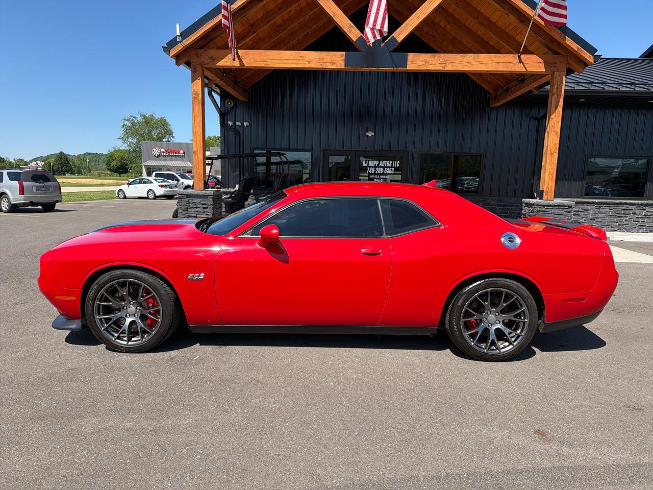 Used 2016 Dodge Challenger SRT w/ Technology Group RWD image 22