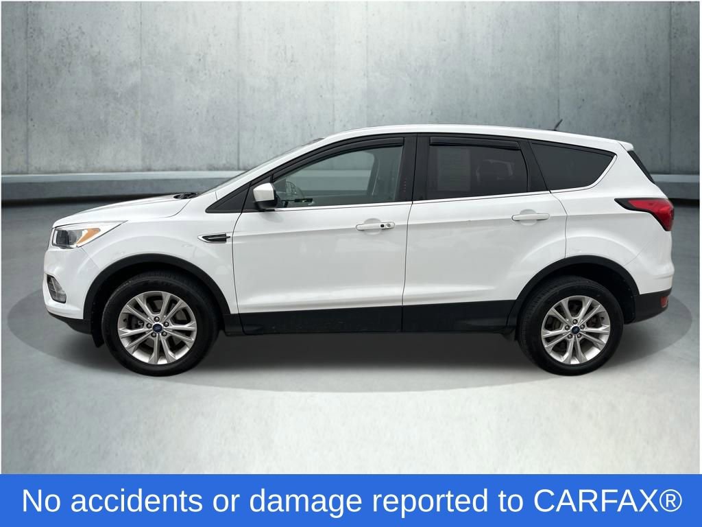 Used 2019 Ford Escape SE image 2