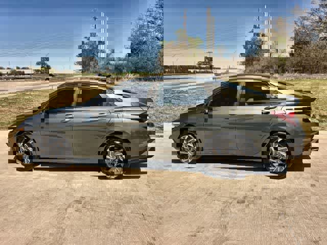 Used 2025 Hyundai Elantra Sport image 4