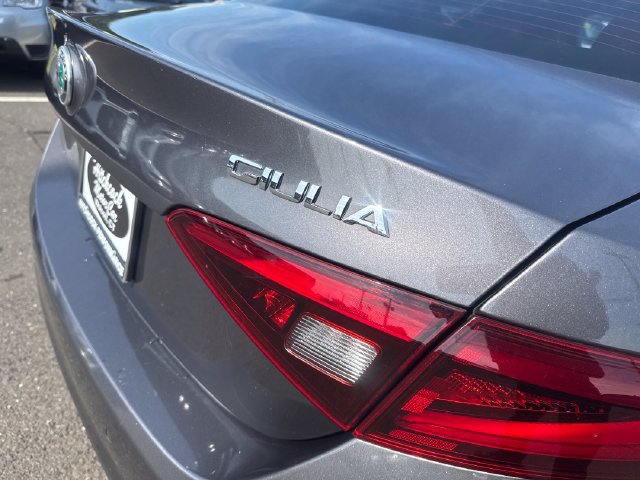 Used 2018 Alfa Romeo Giulia AWD image 30