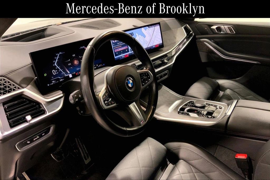 Used 2024 BMW X7 xDrive40i w/ M Sport Package image 16