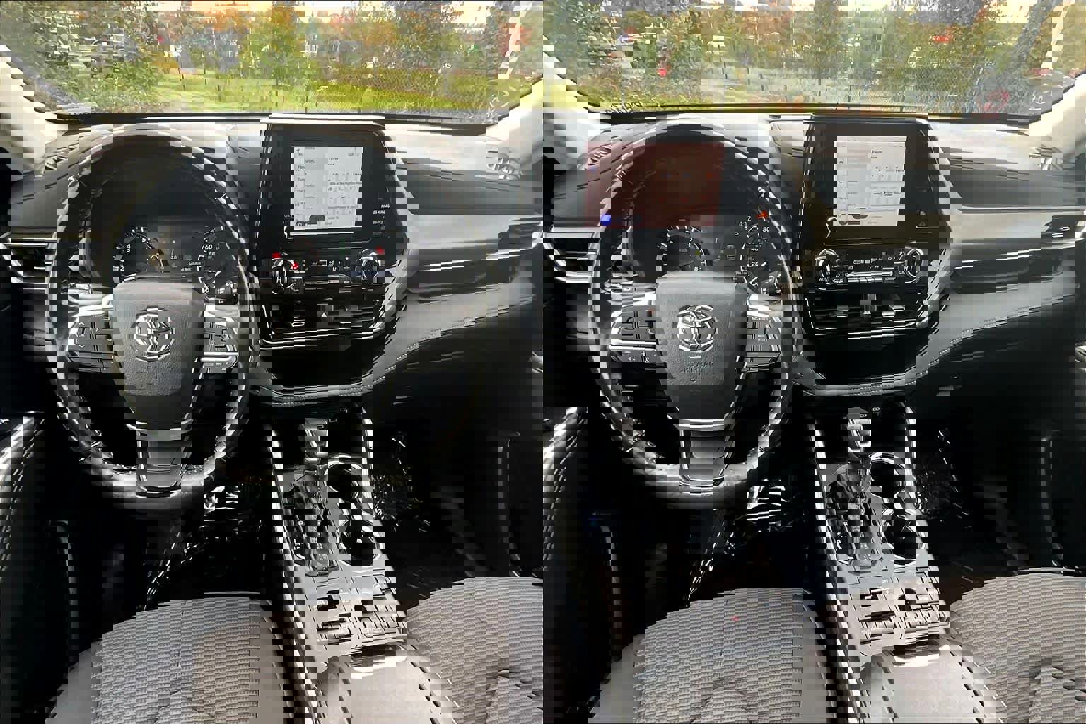 Used 2023 Toyota Highlander LE image 13