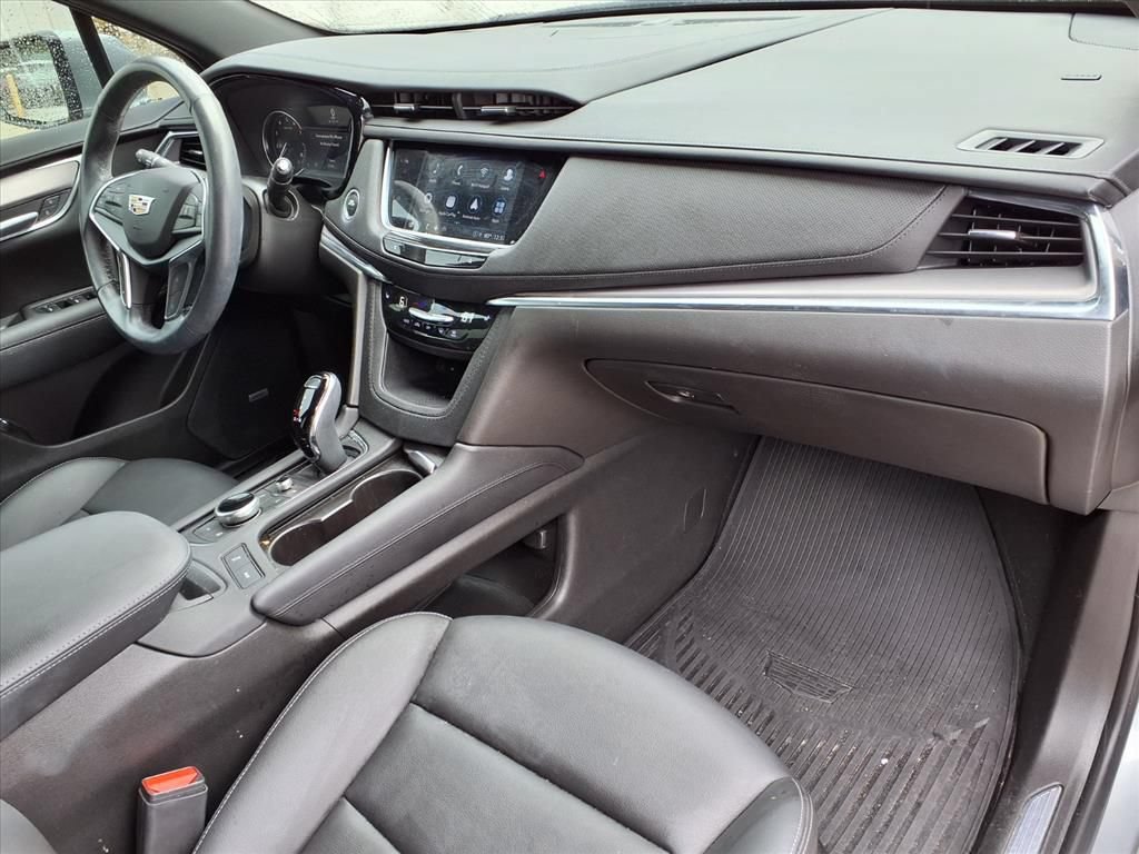 Used 2023 Cadillac XT5 Luxury FWD image 8
