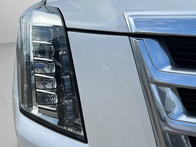 Used 2018 Cadillac Escalade 2WD image 30
