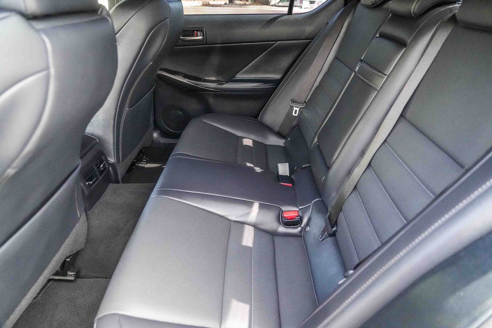 Used 2025 Lexus IS 350 F Sport RWD image 23