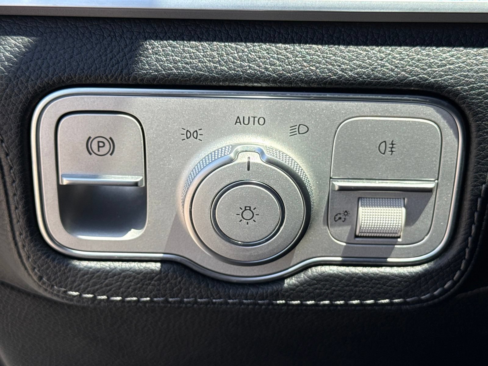 Used 2024 Mercedes-Benz GLE 350 4MATIC image 29