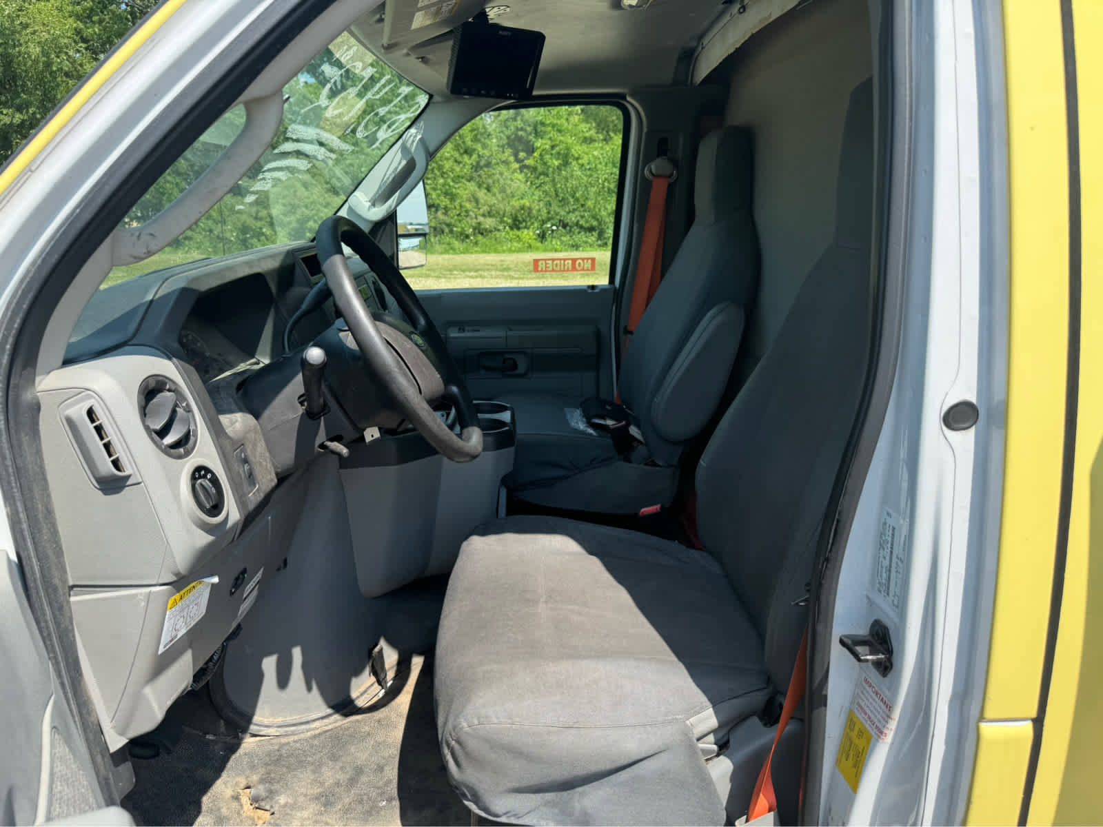 Used 2018 Ford E-450 and Econoline 450 Super Duty w/ Power Windows & Locks Group RWD image 16