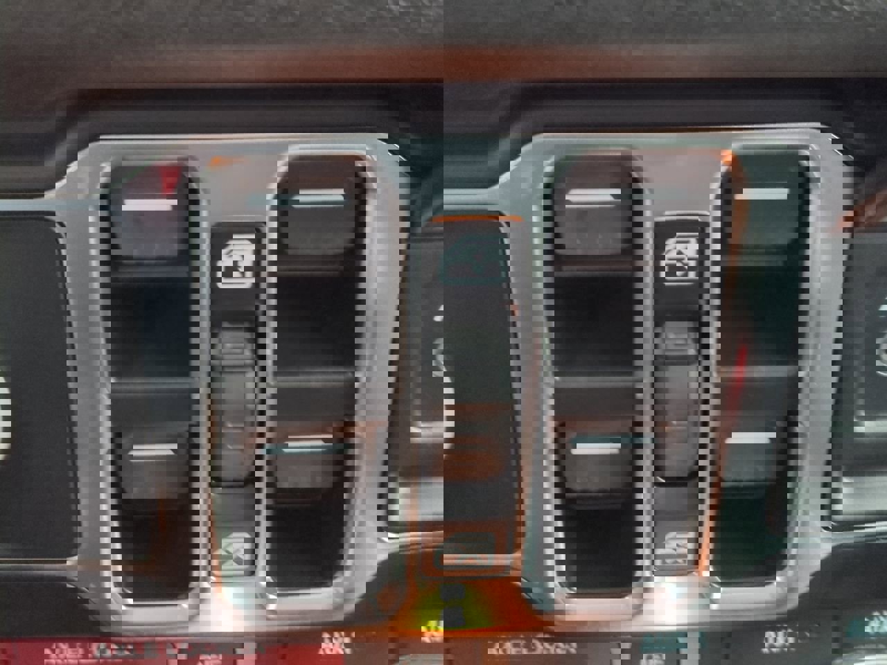 Certified 2024 Jeep Wrangler Willys image 22