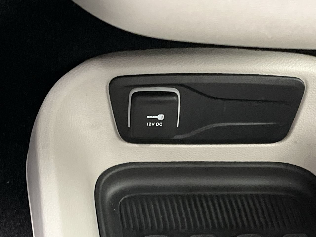 Used 2024 Chrysler Pacifica Touring-L FWD image 24