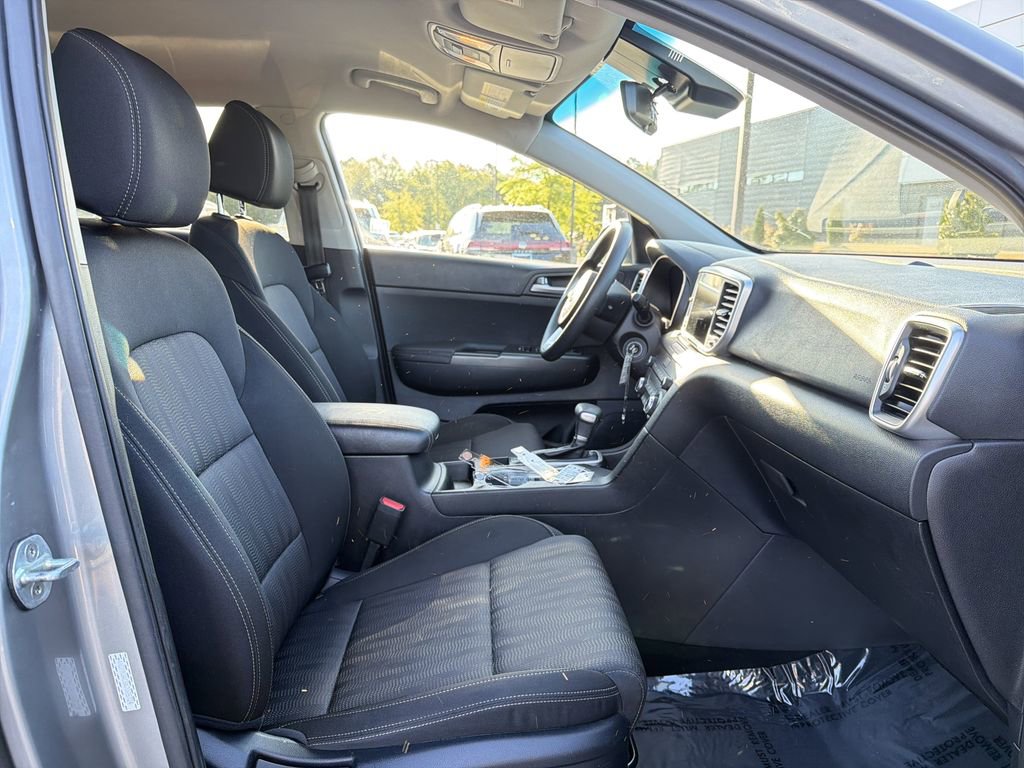 Used 2022 Kia Sportage LX image 17