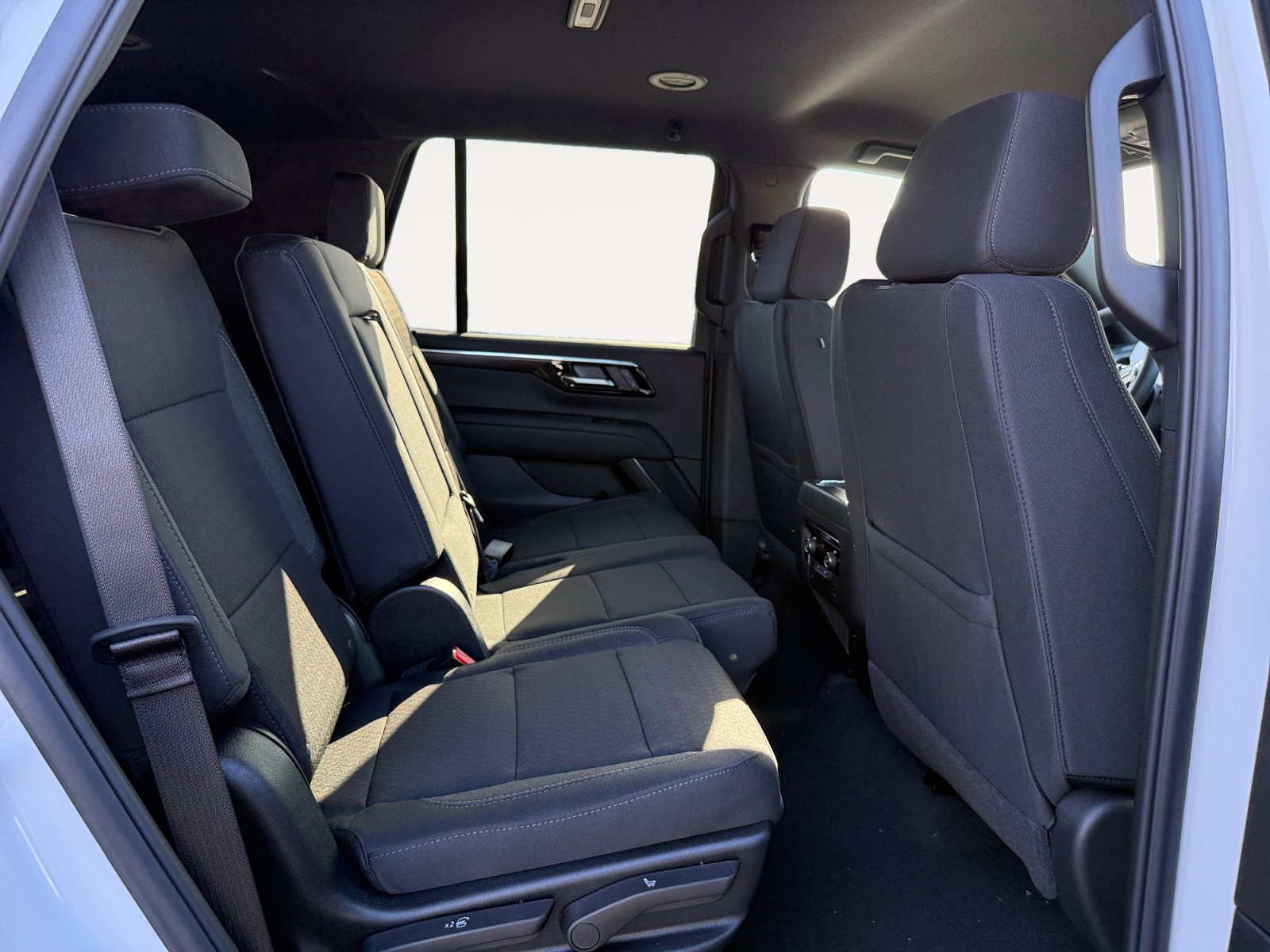 New 2026 Chevrolet Tahoe LS w/ LPO, Dark Essentials Package AWD/4WD image 18