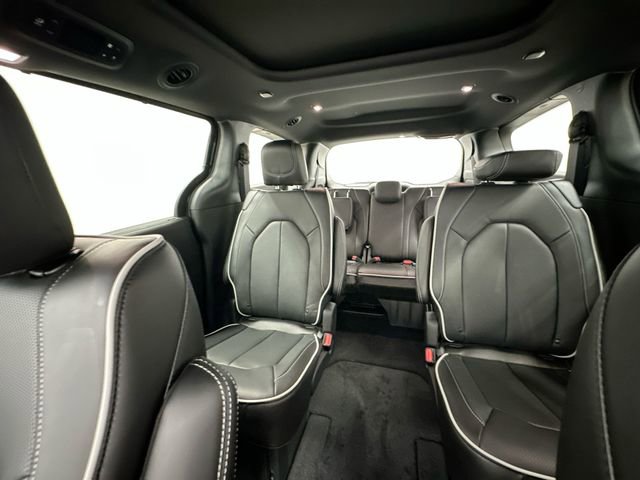 New 2027 Chrysler Pacifica Limited w/ S Appearance Package AWD/4WD image 26