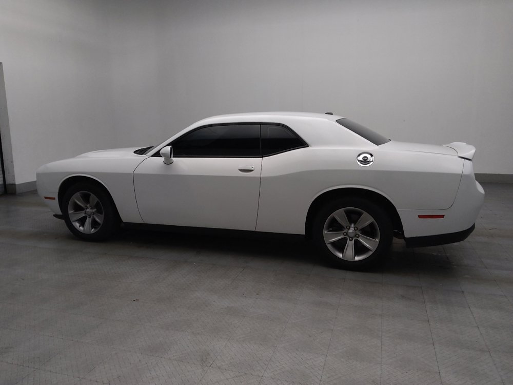 Used 2019 Dodge Challenger SXT image 3