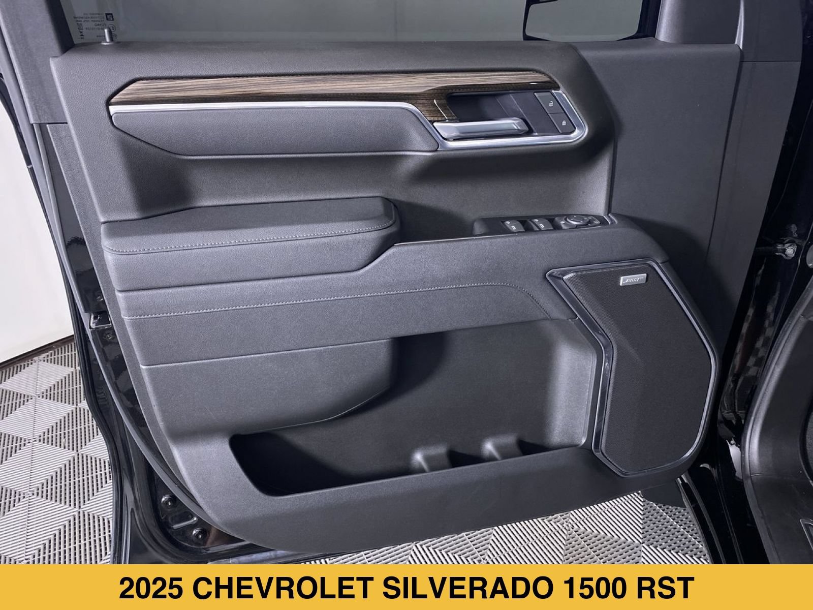 Certified 2025 Chevrolet Silverado 1500 RST AWD/4WD image 11