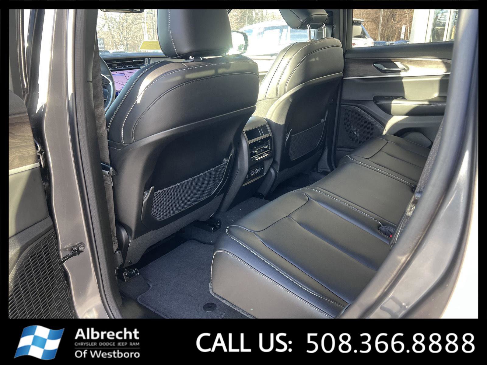 New 2025 Jeep Grand Cherokee Limited w/ Trailer Tow Package image 11