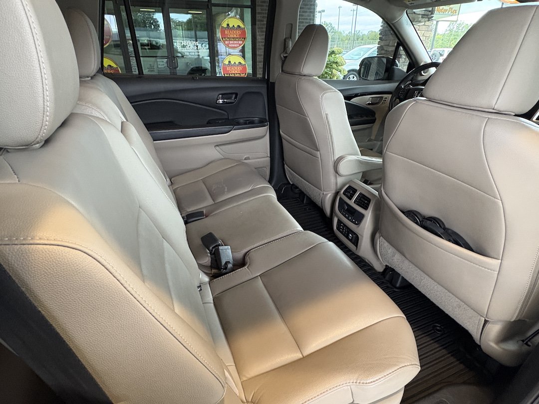 Used 2017 Honda Pilot Touring image 30