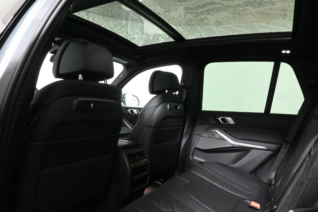 Used 2026 BMW X5 xDrive50e w/ Premium Package image 33