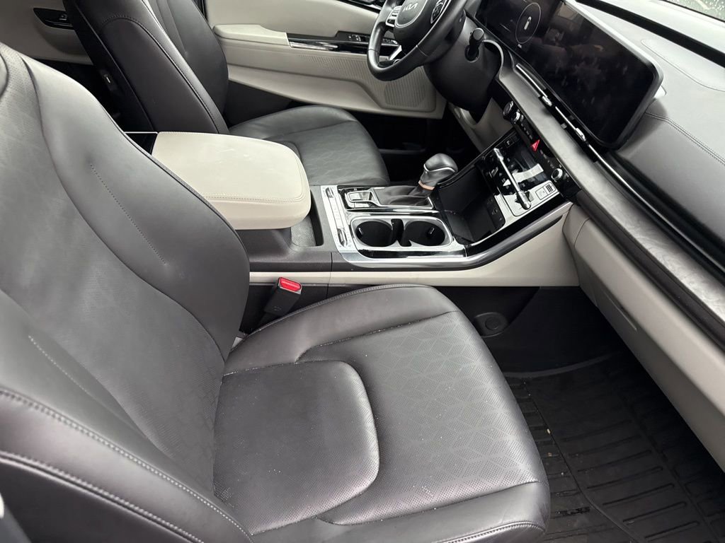 Used 2024 Kia Carnival SX image 9