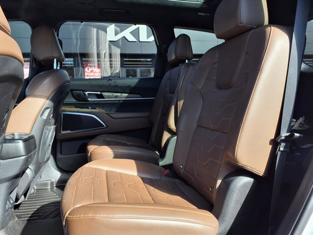 Used 2022 Kia Telluride SX w/ SX Prestige Package image 8